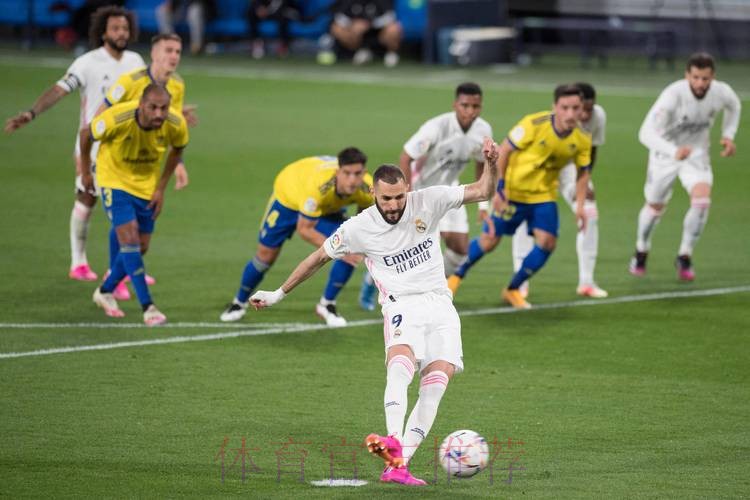 西甲-本泽马世界波克罗斯传射 皇马2-0瓦伦3连胜